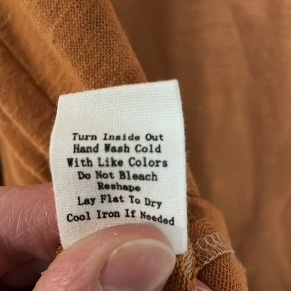 Perch by blu pepper size 1X and 3X rust Henley long sleeve raw hem oversize top - Picture 12 of 12